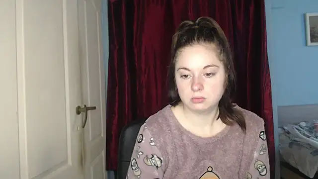 Snapshot of ryhhnnagold99 chatting on 10-29-25, 09:44 ryhhnnagold99 online show from 10-29-25, 09:44