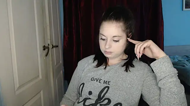 Snapshot of ryhhnnagold99 chatting on 11-04-25, 01:54 ryhhnnagold99 online show from 11-04-25, 01:54