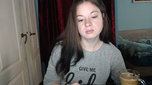 Snapshot of ryhhnnagold99 chatting on 11-06-25, 12:39 ryhhnnagold99 online show from 11-06-25, 12:39