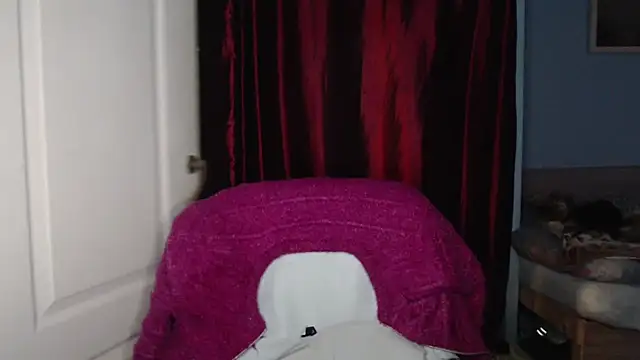 Snapshot of ryhhnnagold99 chatting on 12-17-25, 04:57 ryhhnnagold99 online show from 12-17-25, 04:57