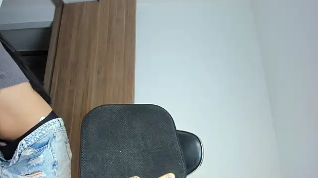 my lovely mia online show from 09-17-25, 04:47