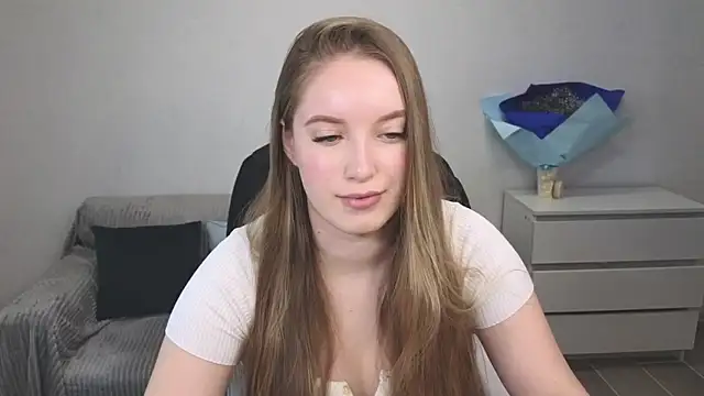 EvaMaddison online show from 12-18-24, 05:37