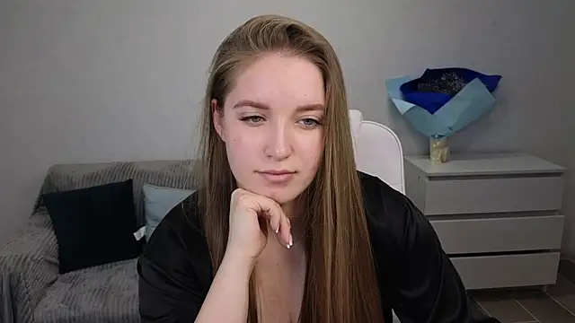 EvaMaddison online show from 01-01-25, 12:00