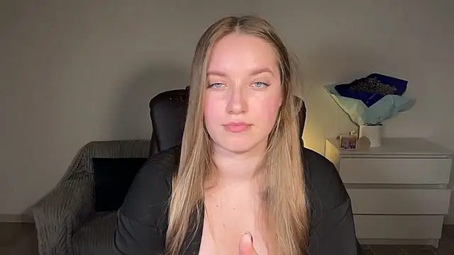 EvaMaddison online show from 04-18-26, 07:29