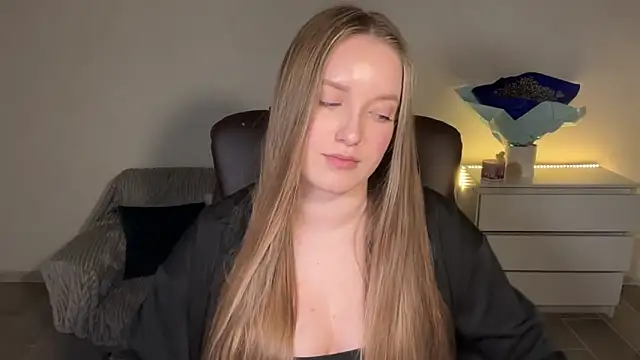 EvaMaddison online show from 04-27-26, 07:56