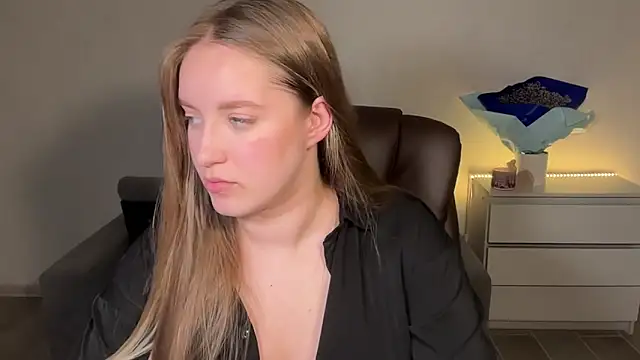 EvaMaddison online show from 06-11-26, 07:56