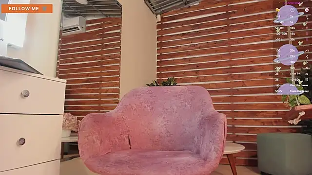 Snapshot of _MeganRain chatting on 12-04-24, 08:45  MeganRain online show from 12-04-24, 08:45