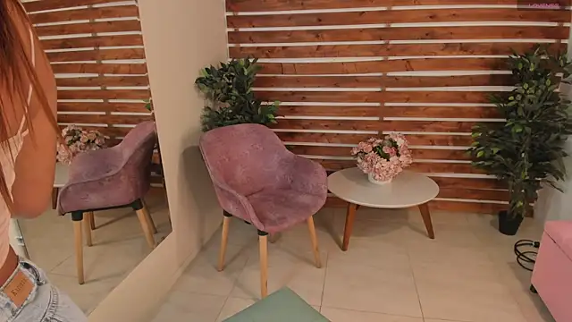 Snapshot of _MeganRain chatting on 01-25-25, 05:18  MeganRain online show from 01-25-25, 05:18