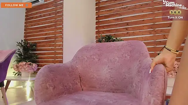 Snapshot of _MeganRain chatting on 03-02-25, 12:32  MeganRain online show from 03-02-25, 12:32