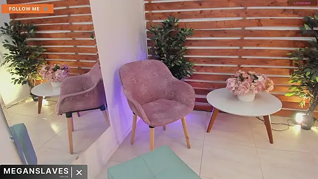 Snapshot of _MeganRain chatting on 03-11-25, 12:50  MeganRain online show from 03-11-25, 12:50