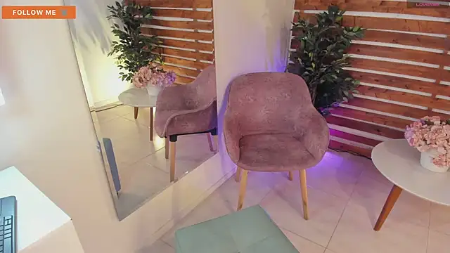 Snapshot of _MeganRain chatting on 03-12-25, 09:23  MeganRain online show from 03-12-25, 09:23