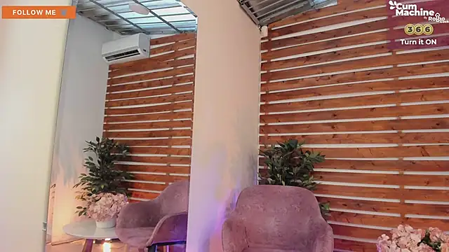 Snapshot of _MeganRain chatting on 03-18-25, 11:52  MeganRain online show from 03-18-25, 11:52