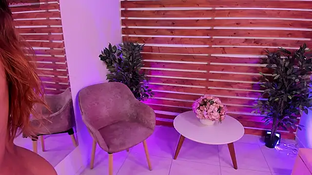 Snapshot of _MeganRain chatting on 10-07-25, 09:06  MeganRain online show from 10-07-25, 09:06