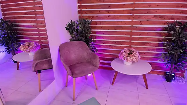 Snapshot of _MeganRain chatting on 10-08-25, 08:34  MeganRain online show from 10-08-25, 08:34