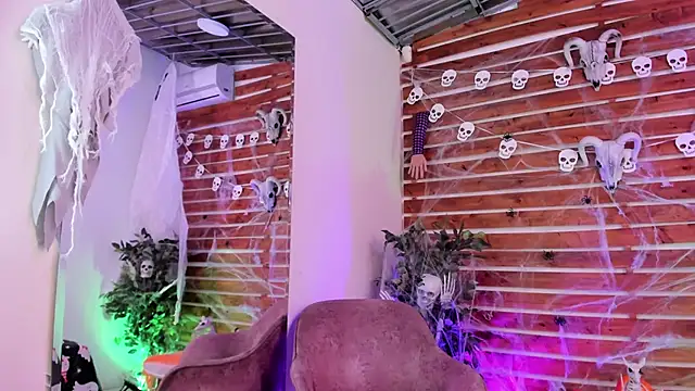 Snapshot of _MeganRain chatting on 10-16-25, 08:37  MeganRain online show from 10-16-25, 08:37