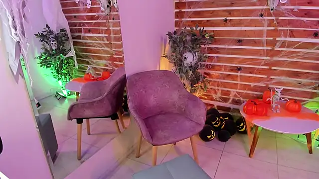 Snapshot of _MeganRain chatting on 10-23-25, 06:56  MeganRain online show from 10-23-25, 06:56