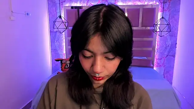 Nami usagi online show from 12-11-24, 12:02