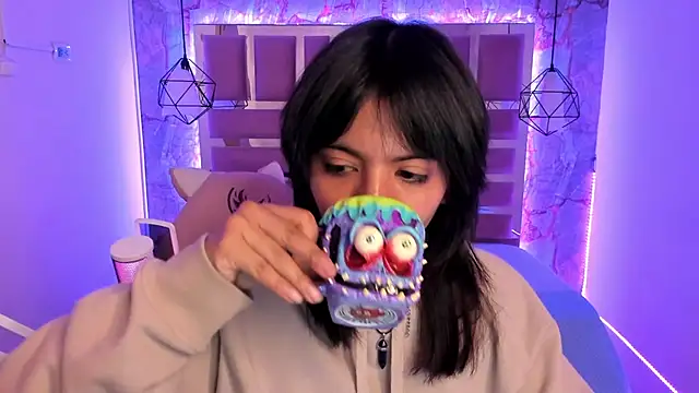 Nami usagi online show from 12-18-24, 12:29