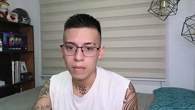 SIXXTOLOVE18 online show from 10-25-25, 10:48