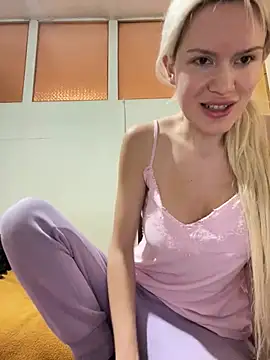 Snapshot of Keylili chatting on 03-21-25, 06:07 Keylili online show from 03-21-25, 06:07