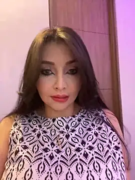 Snapshot of KateLatorre chatting on 11-25-25, 09:15 KateLatorre online show from 11-25-25, 09:15