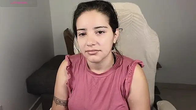 Snapshot of blue__moon_ chatting on 10-30-25, 02:57 blue moon online show from 10-30-25, 02:57