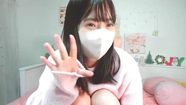 MOMO ROSE online show from 12-21-24, 12:06