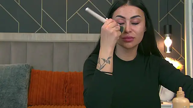 EmyLaveau online show from 04-22-26, 05:21