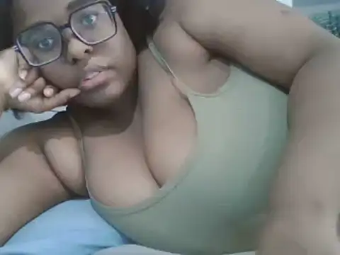 Snapshot of MissCC99 chatting on 01-19-25, 02:28 MissCC99 online show from 01-19-25, 02:28