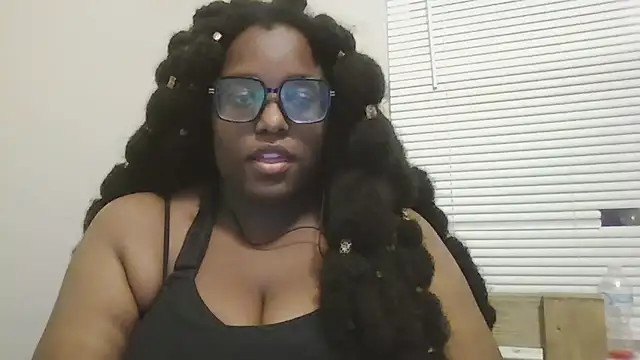 Snapshot of MissCC99 chatting on 11-30-25, 04:16 MissCC99 online show from 11-30-25, 04:16