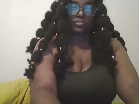 Snapshot of MissCC99 chatting on 03-02-26, 04:03 MissCC99 online show from 03-02-26, 04:03