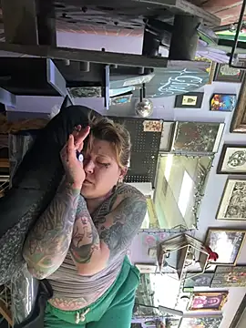 evacheers online show from 02-02-25, 10:28