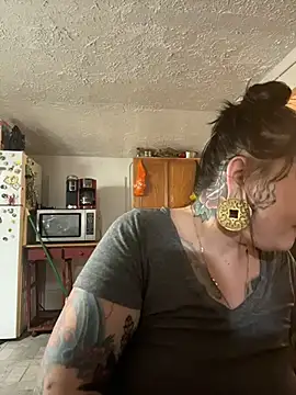 evacheers online show from 12-23-25, 10:24