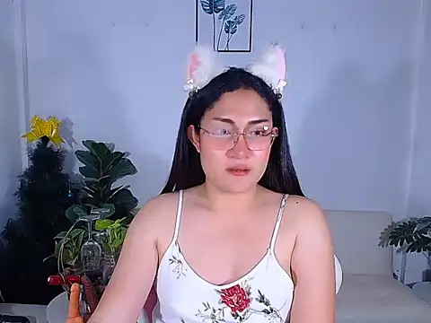 Snapshot of plysaithailand chatting on 06-10-26, 08:35 plysaithailand online show from 06-10-26, 08:35