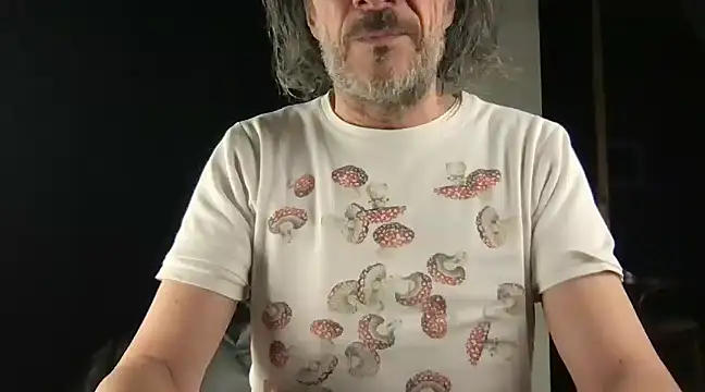 Snapshot of GioApri chatting on 02-23-25, 11:47 GioApri online show from 02-23-25, 11:47