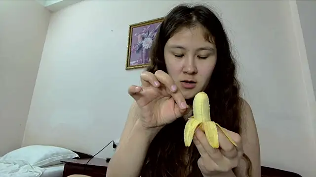 Snapshot of Riz_girl chatting on 06-03-26, 04:45 Riz girl online show from 06-03-26, 04:45