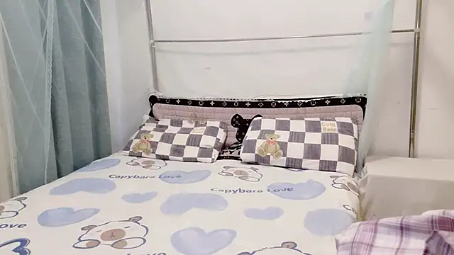 Snapshot of zqyaini chatting on 09-10-25, 02:33 zqyaini online show from 09-10-25, 02:33