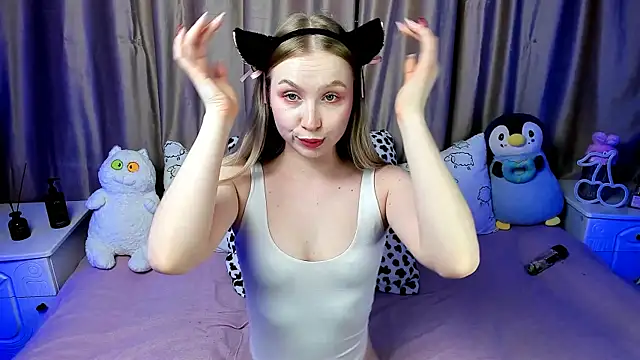 LilyStarlight online show from 01-04-25, 07:13