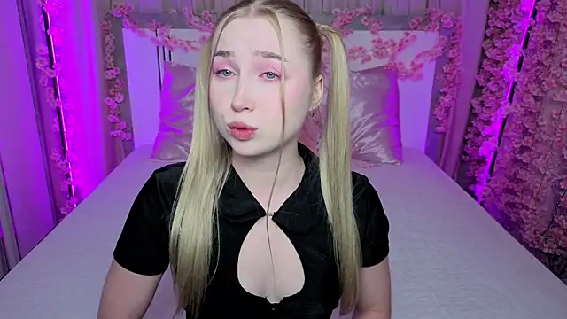 LilyStarlight online show from 06-13-26, 04:21