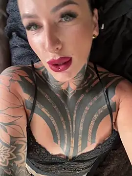 InkedBiitch online show from 09-10-25, 08:14