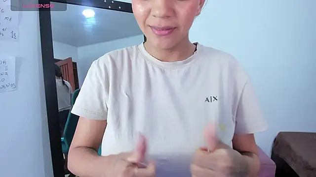 Snapshot of MaiaPetitte_ chatting on 03-20-25, 08:51 MaiaPetitte online show from 03-20-25, 08:51