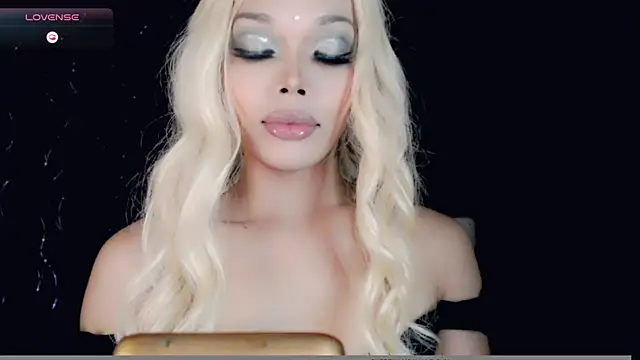 Snapshot of sugar_bbyxx chatting on 01-04-25, 12:49 sugar bbyxx online show from 01-04-25, 12:49