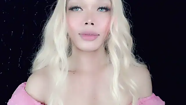 Snapshot of sugar_bbyxx chatting on 03-13-25, 12:13 sugar bbyxx online show from 03-13-25, 12:13