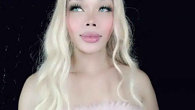 Snapshot of sugar_bbyxx chatting on 03-17-25, 12:04 sugar bbyxx online show from 03-17-25, 12:04