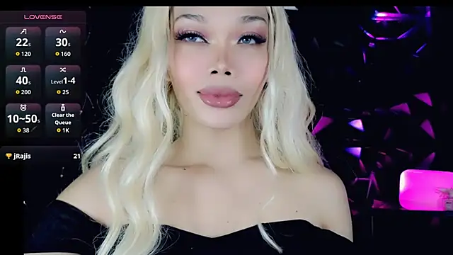 Snapshot of sugar_bbyxx chatting on 09-27-25, 10:04 sugar bbyxx online show from 09-27-25, 10:04