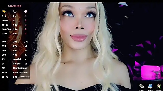 Snapshot of sugar_bbyxx chatting on 10-17-25, 03:53 sugar bbyxx online show from 10-17-25, 03:53