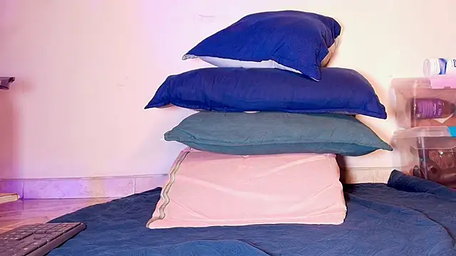  ebony-queen  online show from 10-26-25, 12:11