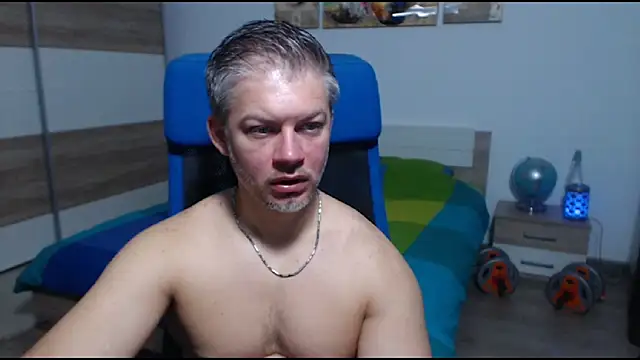 RobbyShawz online show from 10-23-25, 04:34