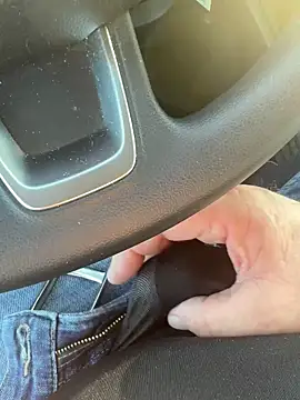 Snapshot of Cezar993 chatting on 12-27-24, 01:39 Cezar993 online show from 12-27-24, 01:39