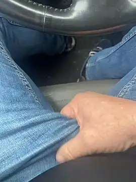 Snapshot of Cezar993 chatting on 01-01-25, 11:49 Cezar993 online show from 01-01-25, 11:49